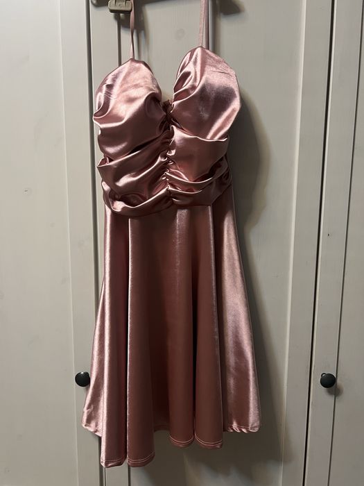 Сатенена рокля- размер С