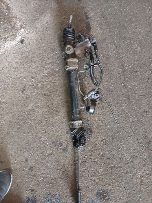 Рулевая реика Тоета Королла 100