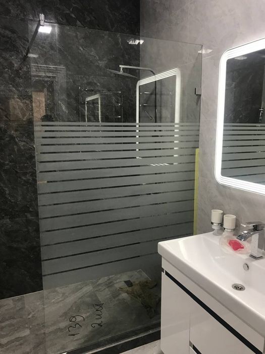 Душевые кабины из стекла