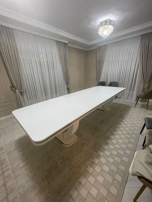 Стол для гостиной
