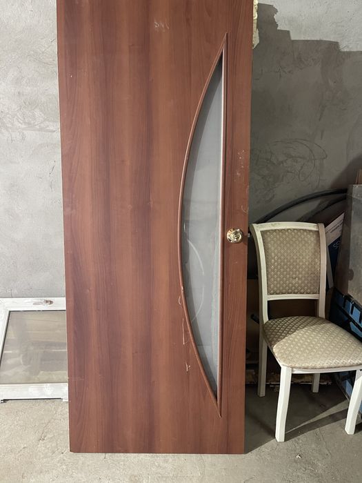 Двери б/у межкомнатные