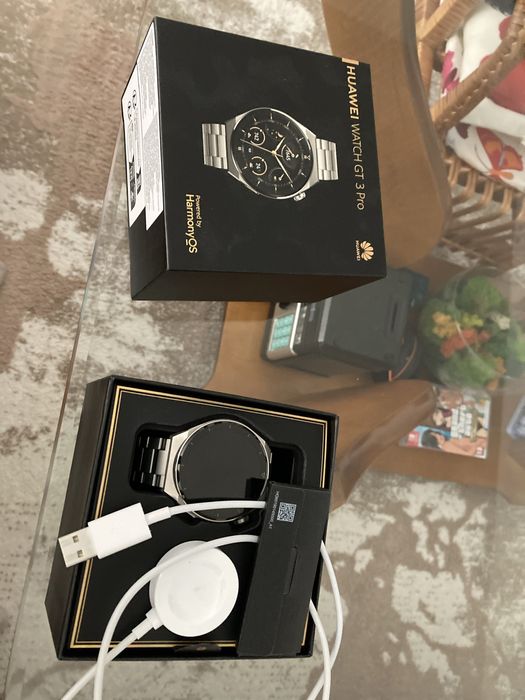 Часовник huawei в прекрасно състояние !