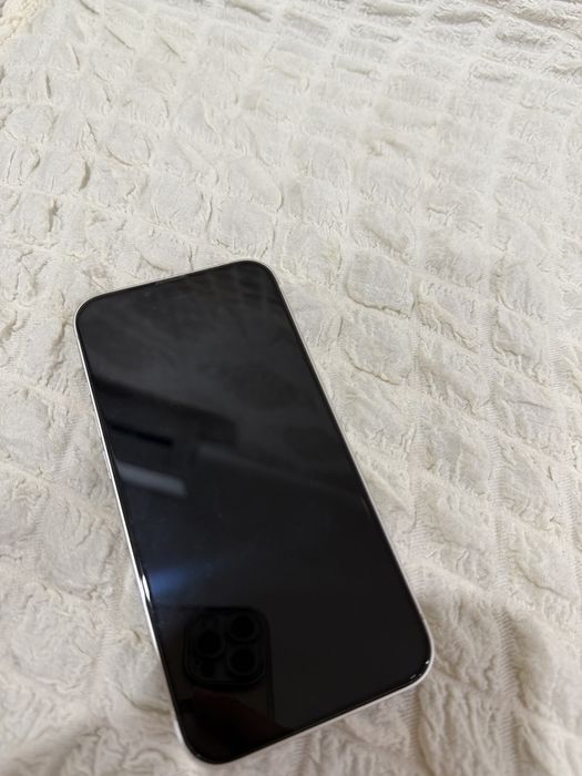 Продам айфон 13 в хорошем состоянии