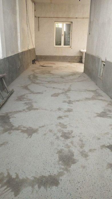 Srochna uy sotiladi Nazarbekda 4sotix 5xona 1ta oshxona 3ta podvol