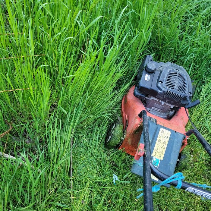 Бензинова косачка.