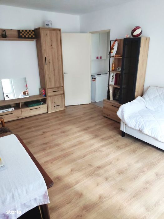 Apartament 3 camere, etaj 1, centrala, Dacia, aproape de Lidl