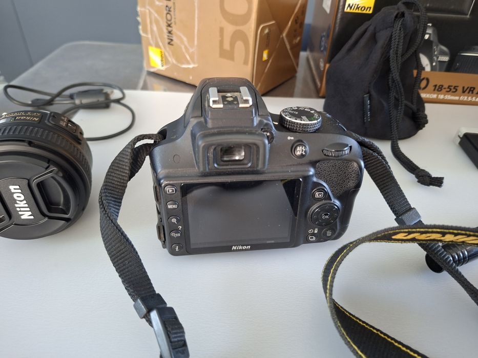 Продавам NIKON D3300 + 2 обектива + чанта + аксесоари