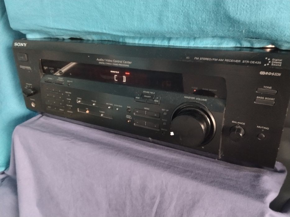 много як и качествен оригинален усилвател-рисиивър Сони-200 ватов