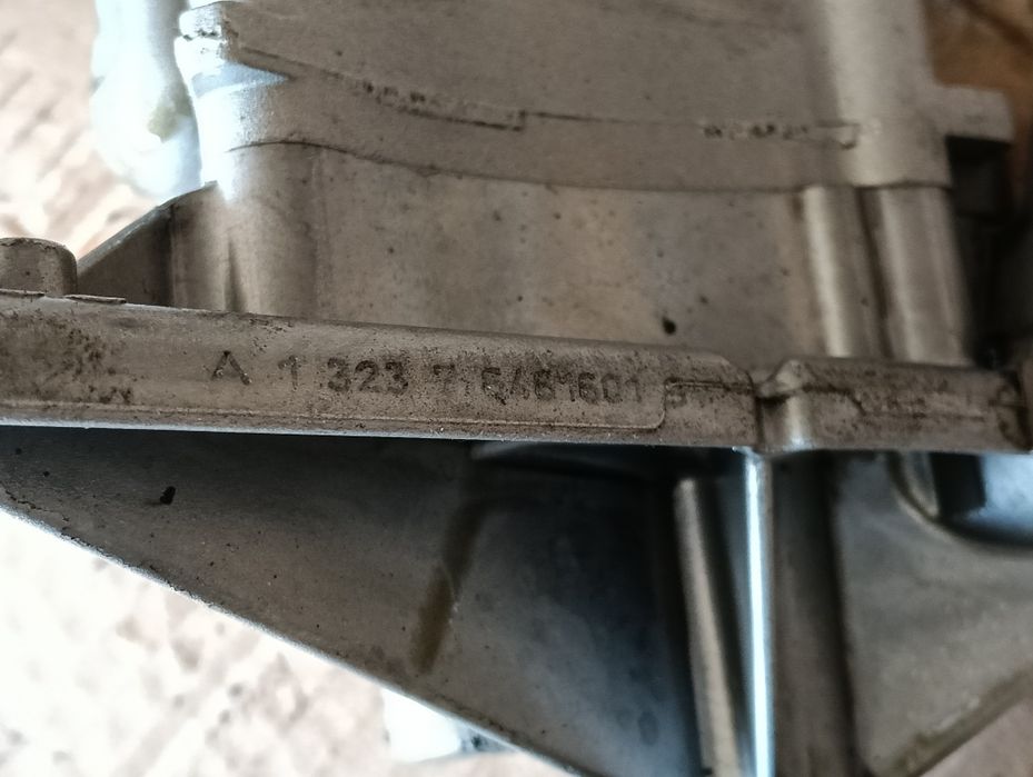 Маслена помпа Mercedes Sprinter OM646 6111810201
