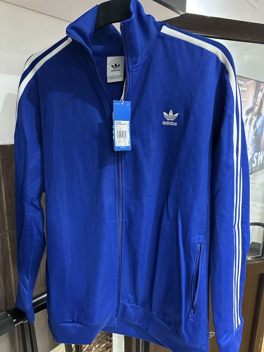 Trening  Adidas original foarte frumos editie limitata