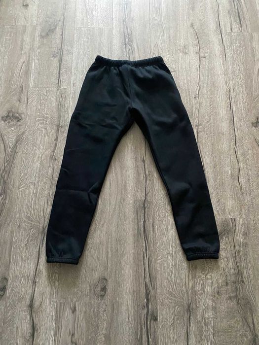 Pantaloni Fear of God Essentials negri mărime S originali