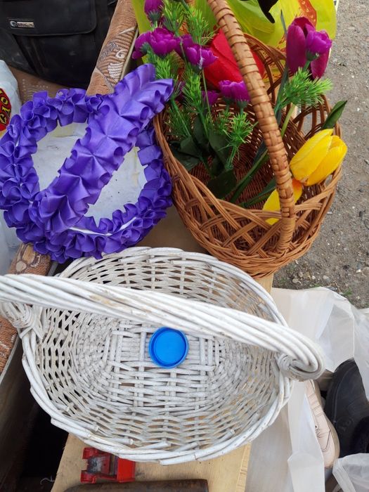 Корзинки поетенные.