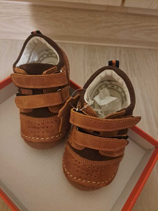 Нови детски обувки