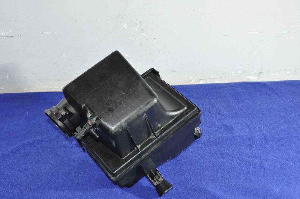 Корпус воздушного фильтра BMW 3 E36