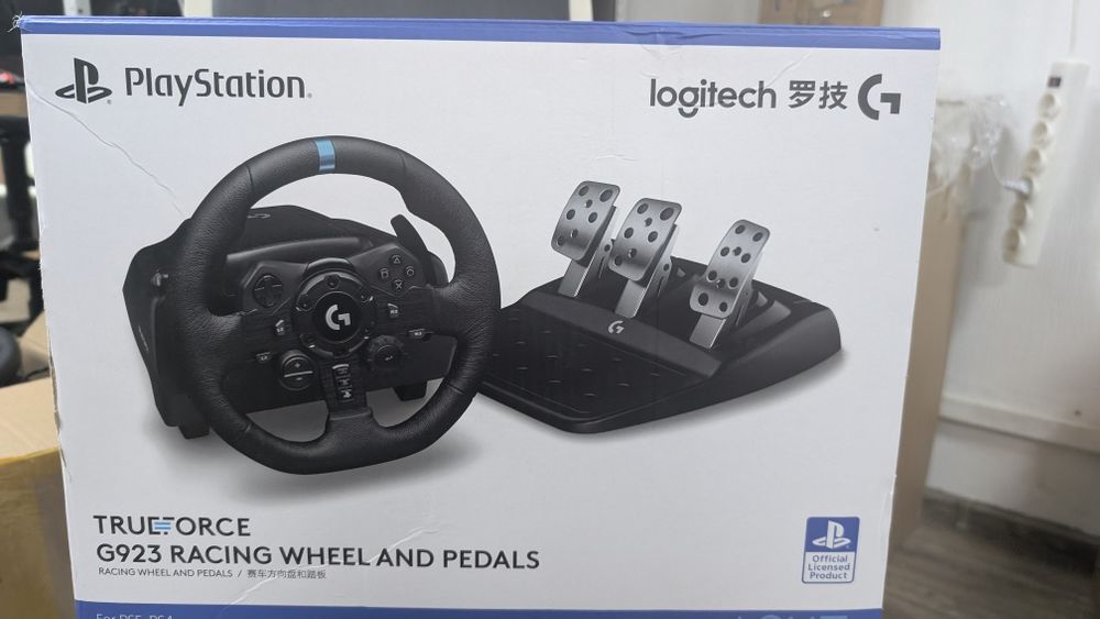 Руль для игр Logitech