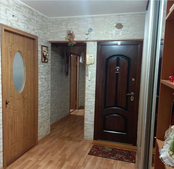 Продам 4 комн квартиру