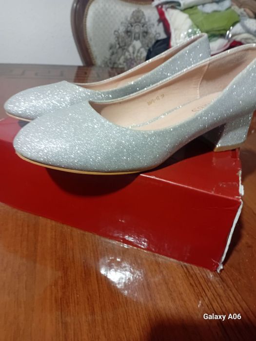 Oyoq kiyimlar arzonga bervoraman