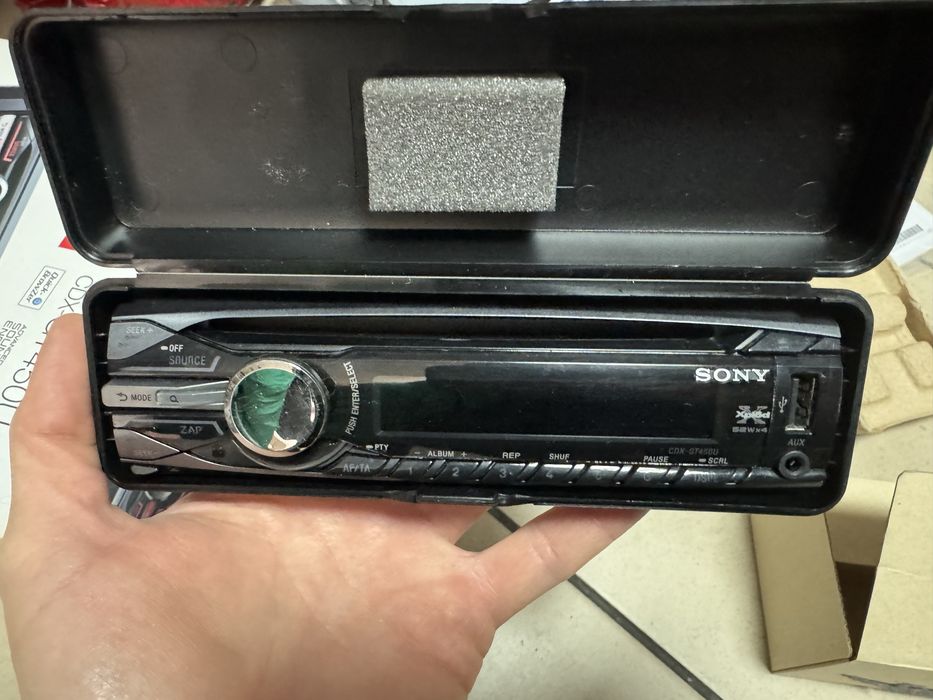 Casetofon / CD / USB player auto Sony xPlod CDX-GT450U stare foarte bună, 52W X 4 canale