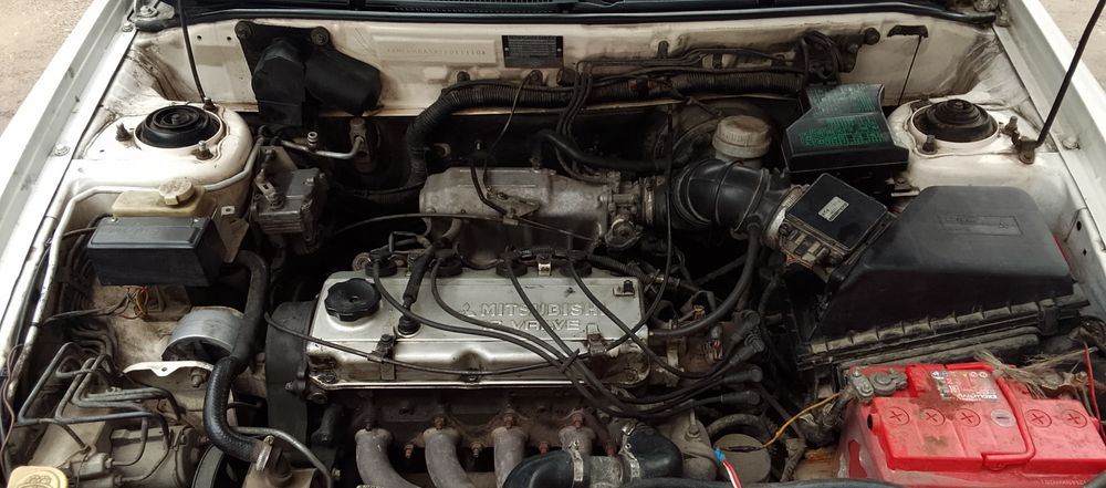 Mitsubishi Carisma 1996 года