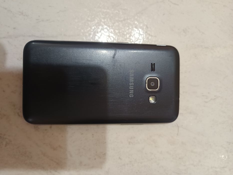 Samsung J1 2016 (спря да зарежда)