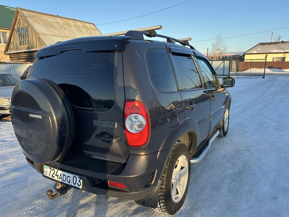 Нива Шевроле в родном окрасе