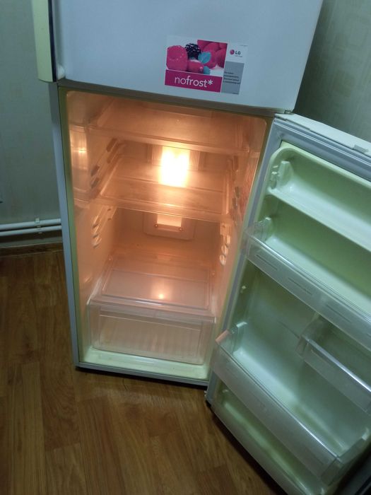 Продаётся холодильник LG
