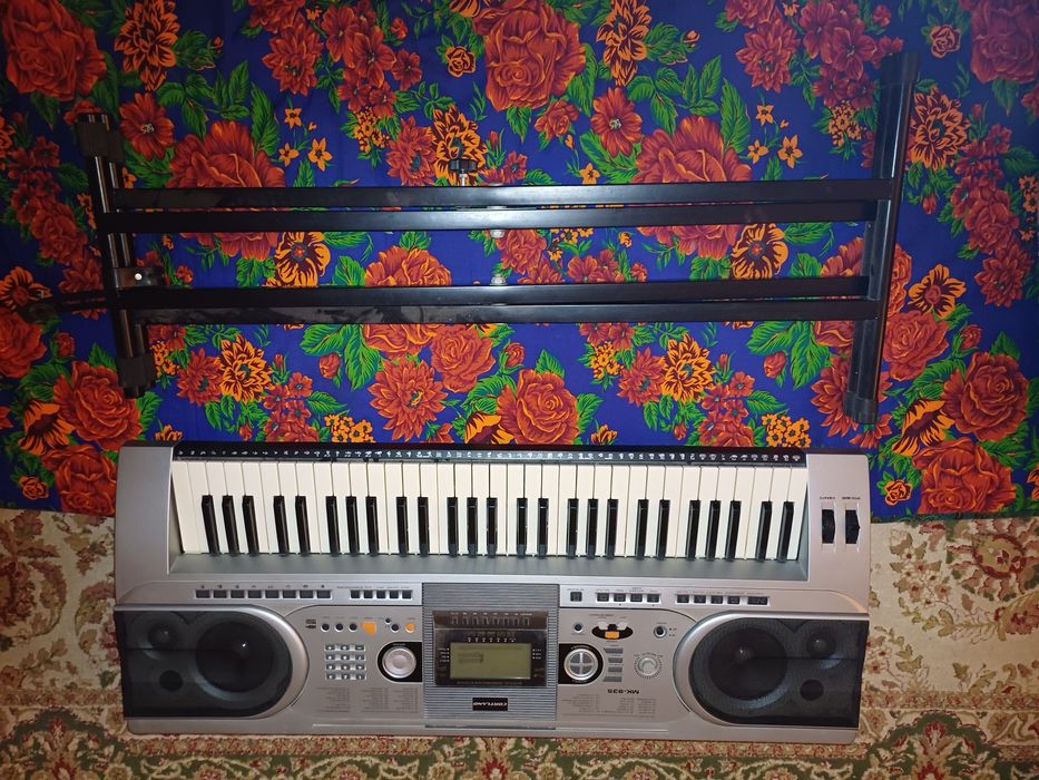 Продам Синтезатор