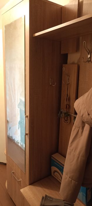 Продам диван, прихожую