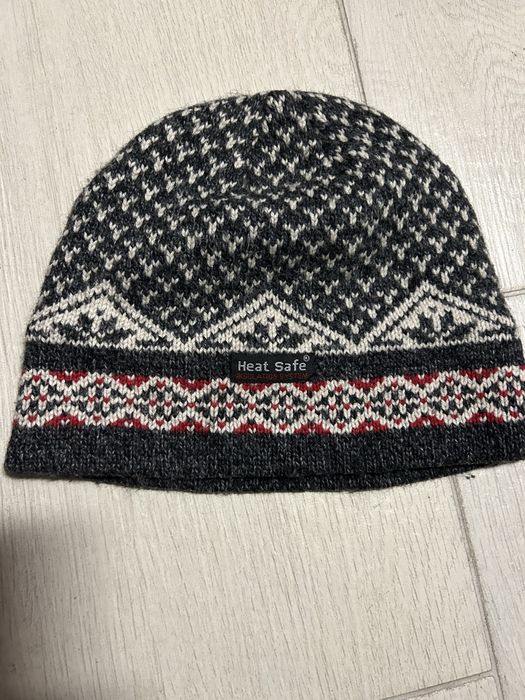 Caciula de lana captusita , model vintage