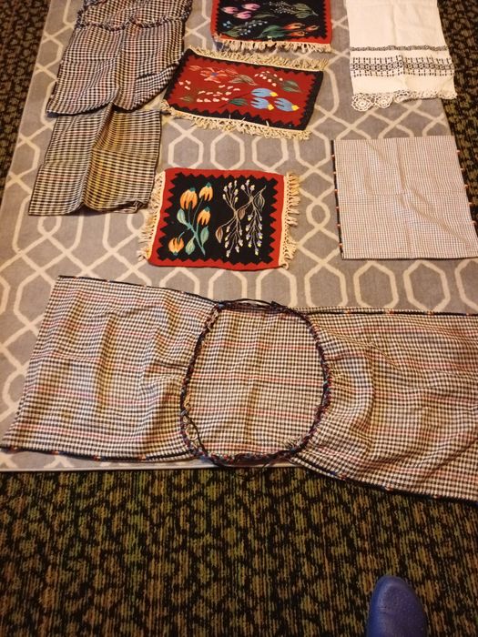 Procove și carpete de perete țesute la război cu fircuta