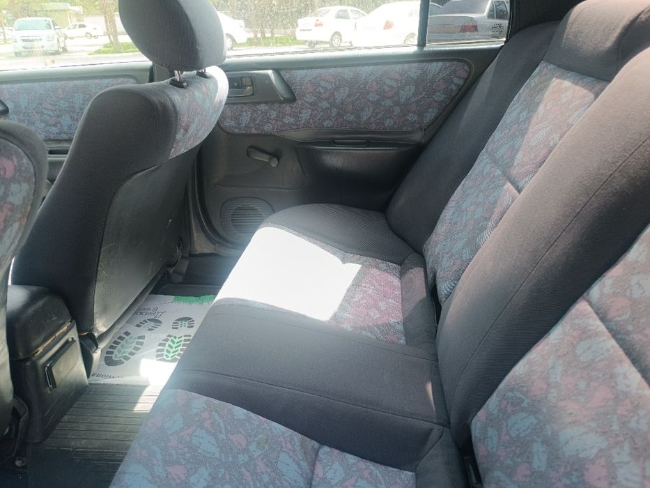 Toyota carina e 1996 yil