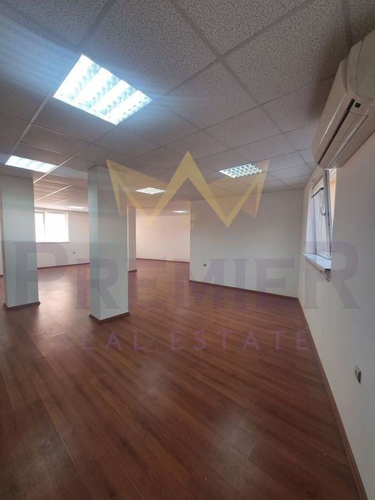 Офис в Варна-Бриз площ 116 цена 3000