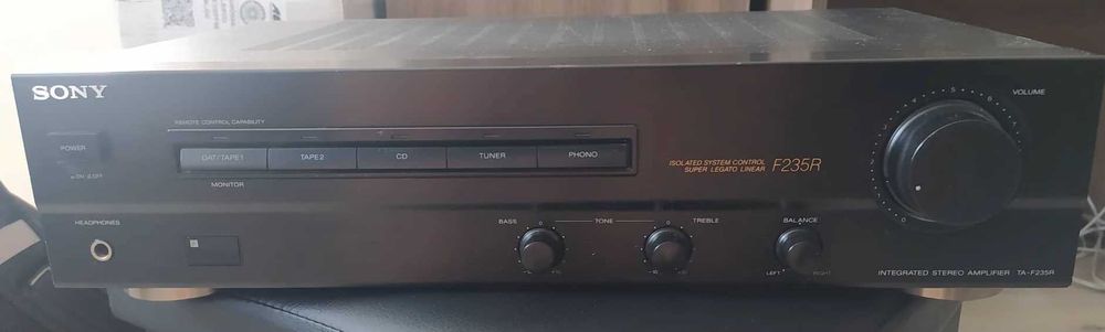 Усилвател Sony F 235 R