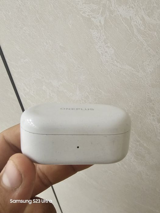 OnePlus Buds V нет левого науш