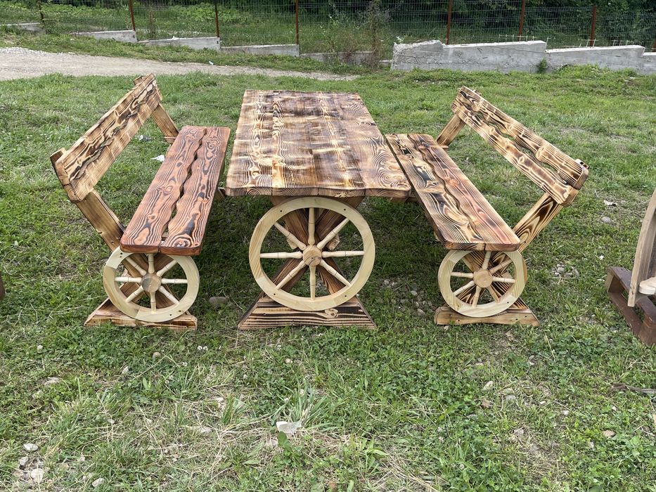 Masa pentru terasa din lemn masiv