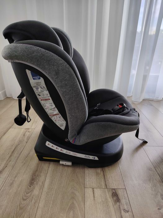 Vând scaun rotativ COCCOLLE cu isofix
