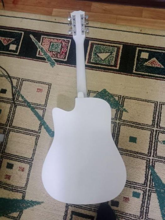 Gitara yengi koʻp