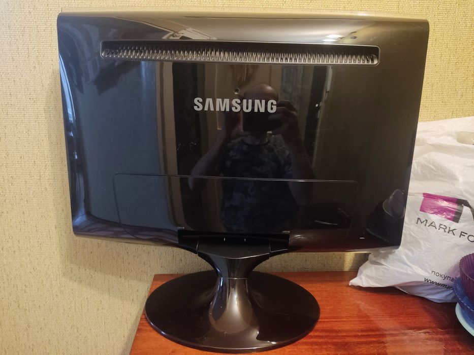 Монитор Samsung T220