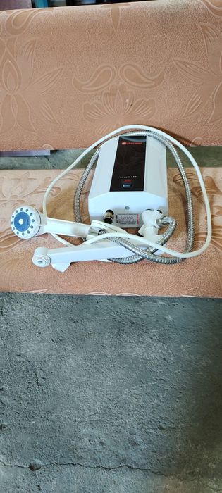 Продам водонагреватель проточный