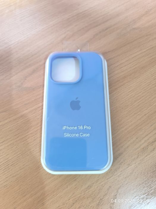Силиконовый чехол для iPhone 16 Pro