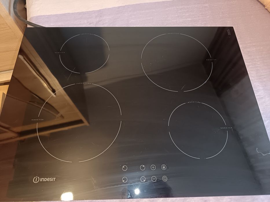 Plita Electrica cu Inducție Indesit