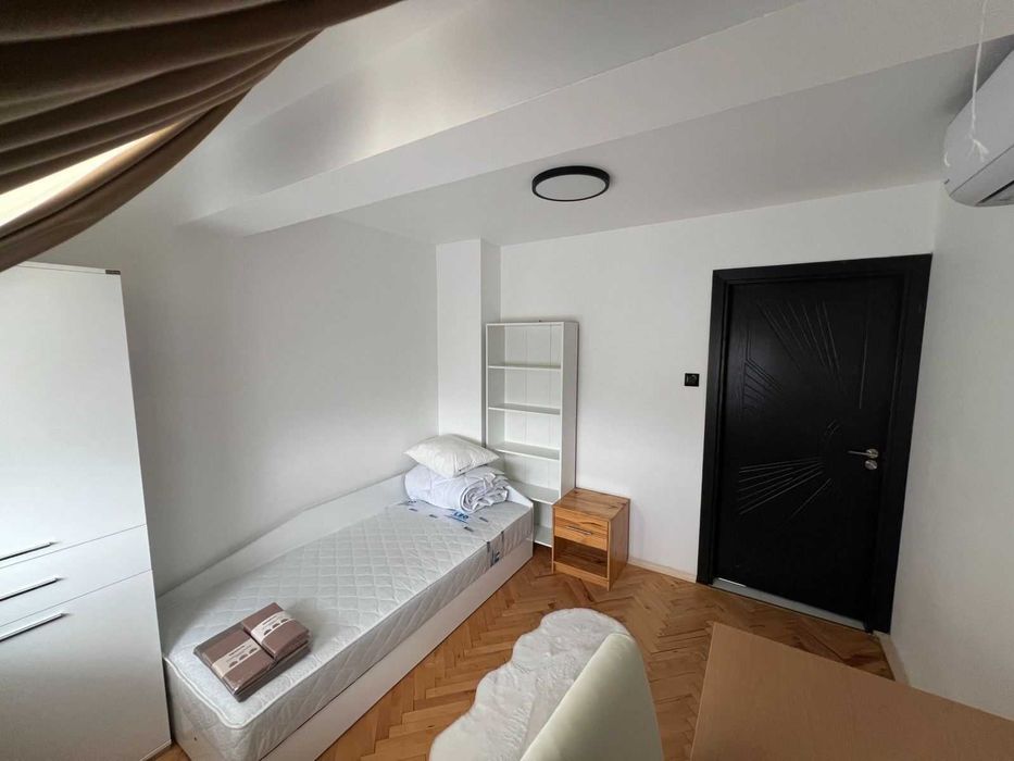 Дава се под наем Тристаен апартамент в София, Център - 90 кв.м за 797.64 € - Снимка #9