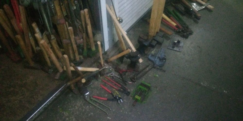 Menghine ,  Nicovale,Placi si chei de fasonat