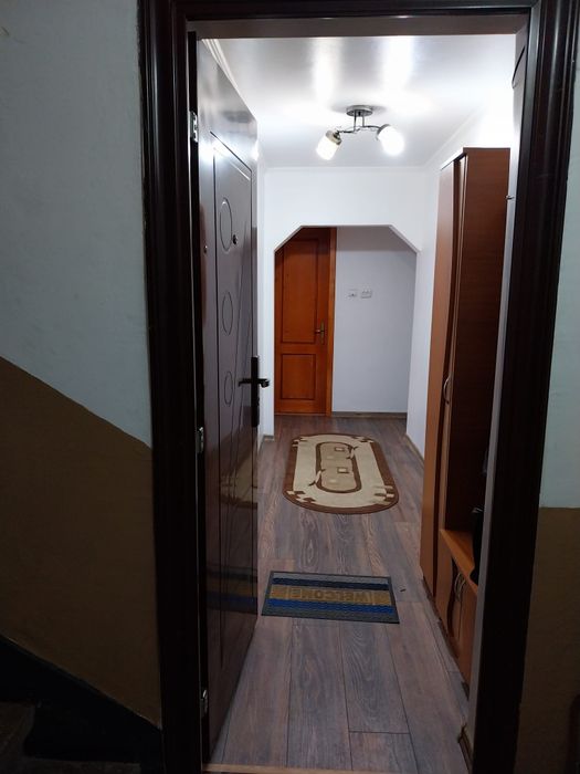 Vand apartament în Horezu