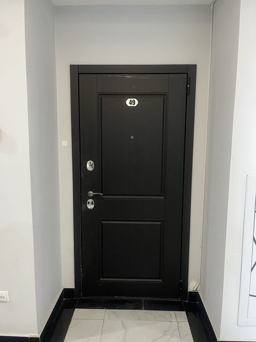 Дверь взодная 2 замка