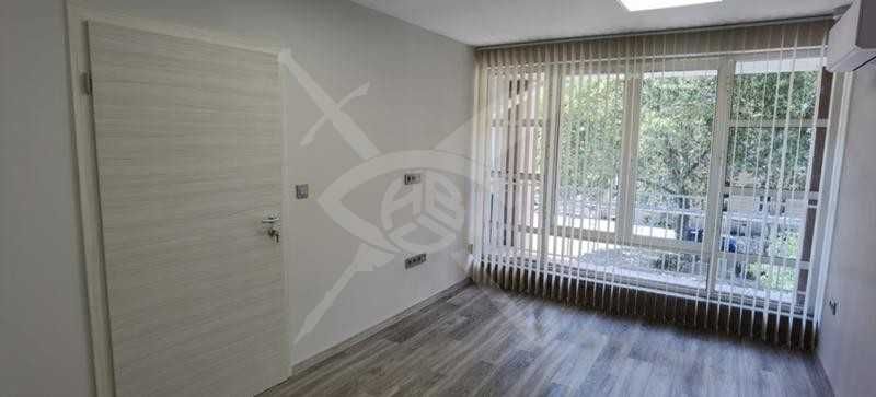 Дава се под наем Офис в Пловдив, Център - 130 кв.м за 1580.49 € - Снимка #1