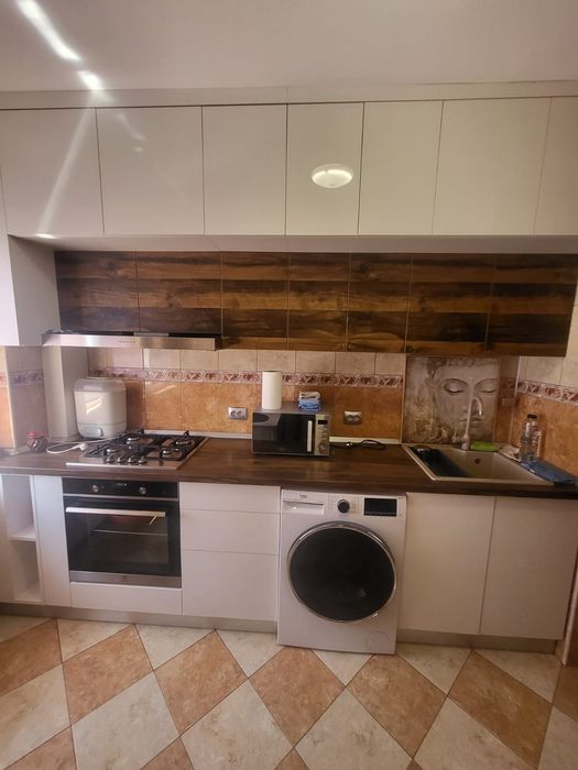 Apartament 3 camere pentru inchiriat.
