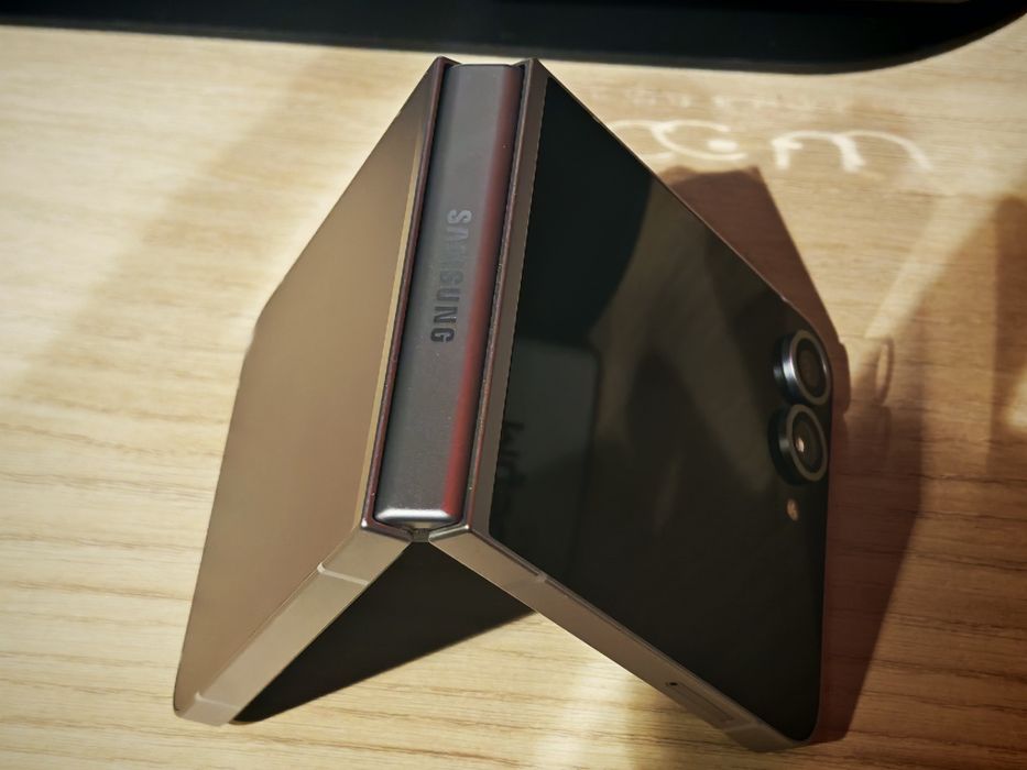 Samsung Galaxy Z Flip 6