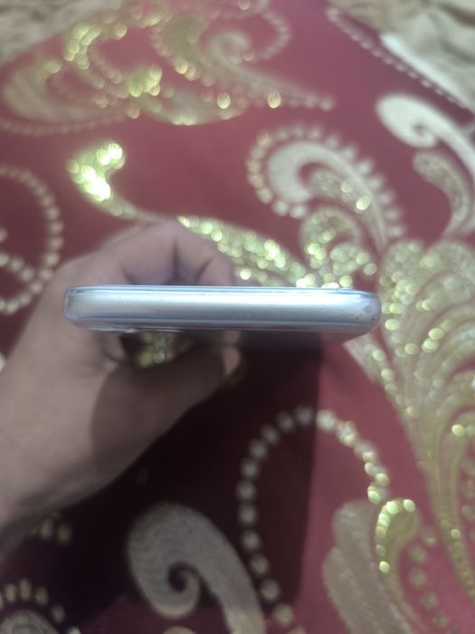 iPhone 7 sotiladi 128/8