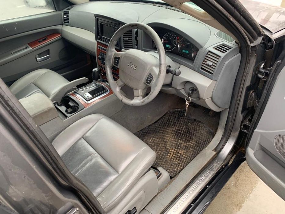 Dezmembrez jeep Jeep Grand Cherokee 3.0 v6 CRD/bara fata/usa/far/aripa
